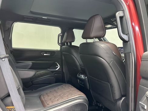 Used 2025 Nissan Armada Platinum w/ Convenience Package RWD image 17