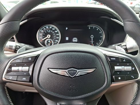 Used 2025 Genesis G70 2.5T image 19