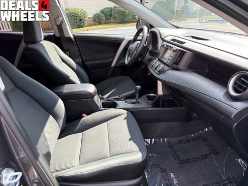 Used 2016 Toyota RAV4 LE AWD/4WD image 14
