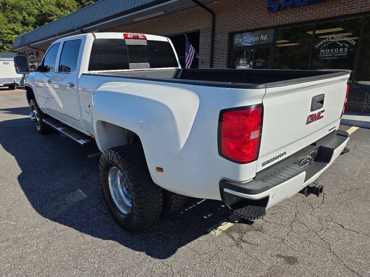 Used 2016 GMC Sierra 3500 Denali w/ Duramax Plus Package AWD/4WD image 4