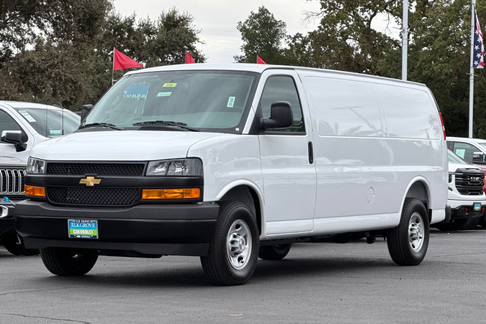 New 2026 Chevrolet Express 2500 Extended w/ Driver Convenience Package RWD image 7