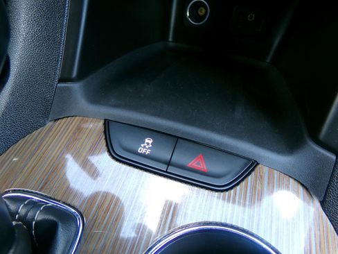 Used 2019 GMC Acadia SLE AWD/4WD image 23