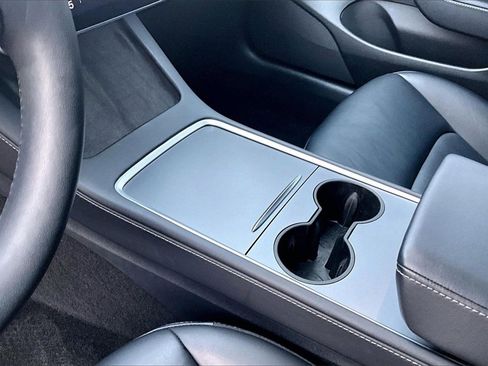 Used 2022 Tesla Model 3 Performance image 15