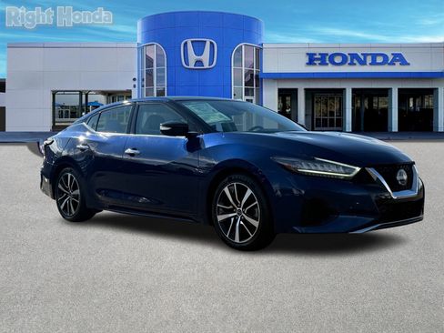 Used 2023 Nissan Maxima SV w/ Floor Mat Group image 9