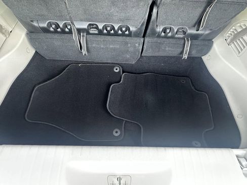 Used 2020 Chrysler Pacifica Touring-L image 36