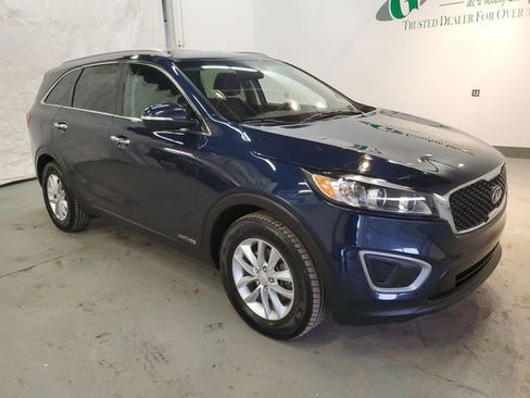 Used 2016 Kia Sorento LX image 8