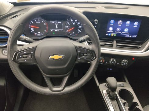 Used 2024 Chevrolet Trax LS w/ LS Convenience Package FWD image 22