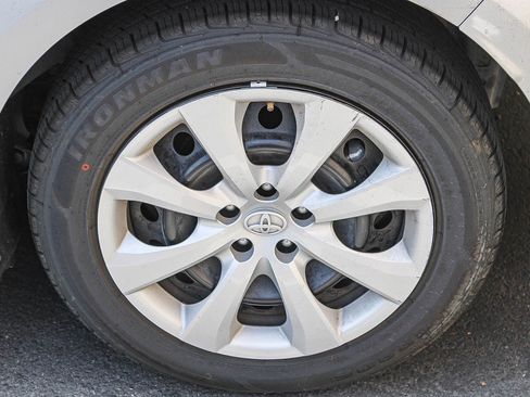 Used 2024 Toyota Corolla LE FWD image 11