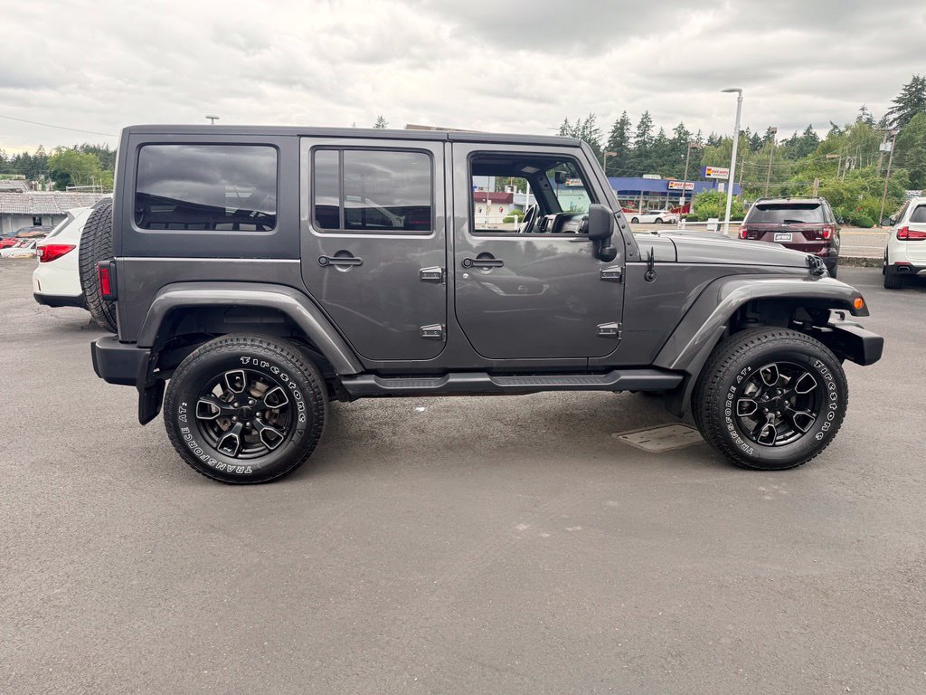 Used 2018 Jeep Wrangler Unlimited Sahara w/ Max Tow Package AWD/4WD image 6