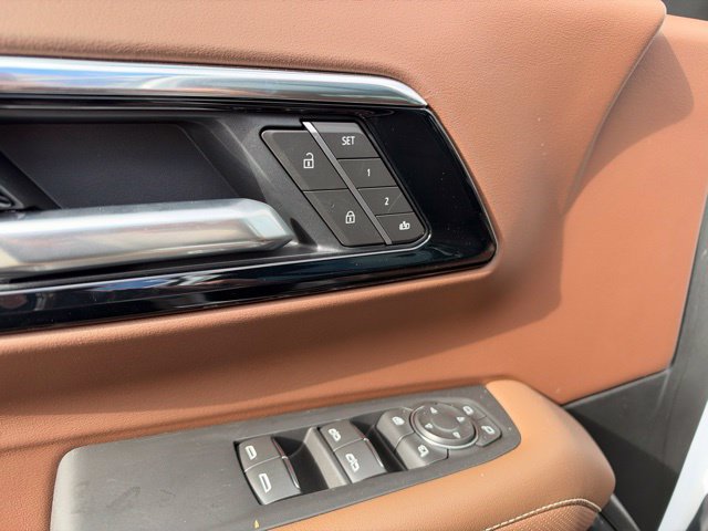 New 2026 Chevrolet Tahoe High Country AWD/4WD image 12