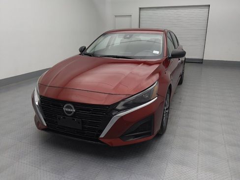 Used 2024 Nissan Altima 2.5 SV image 15