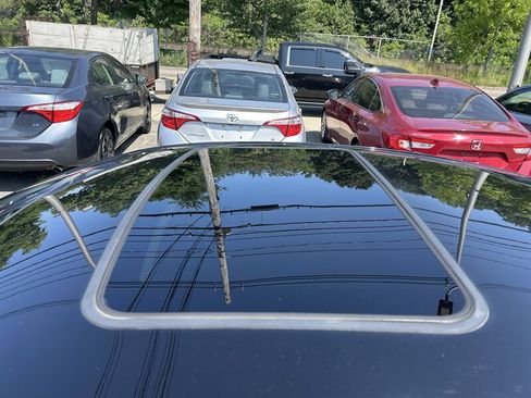 Used 2019 Hyundai Elantra SE FWD image 9