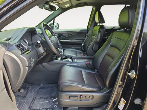 Used 2017 Honda Ridgeline Black Edition image 9