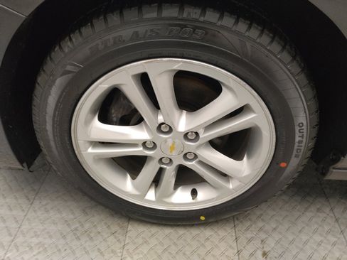 Used 2017 Chevrolet Cruze LT image 31