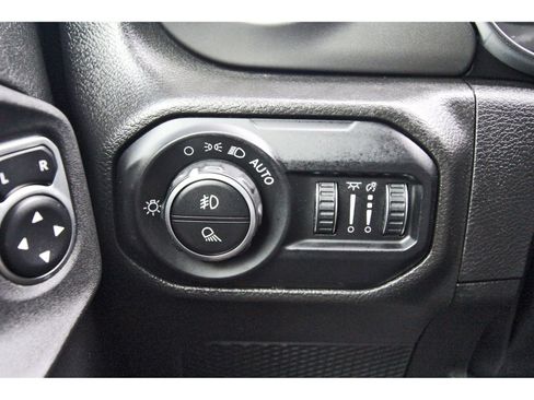 Used 2022 Jeep Gladiator Sport image 18