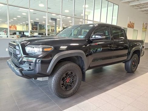 Used 2019 Toyota Tacoma TRD Pro AWD/4WD image 3