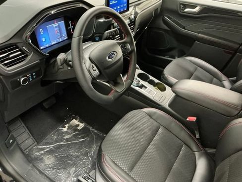 New 2026 Ford Escape ST-Line w/ Cold Weather Package AWD/4WD image 14