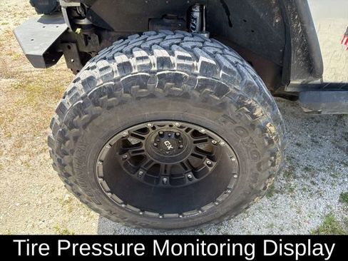 Used 2017 Jeep Wrangler Unlimited Sport w/ Connectivity Group image 7