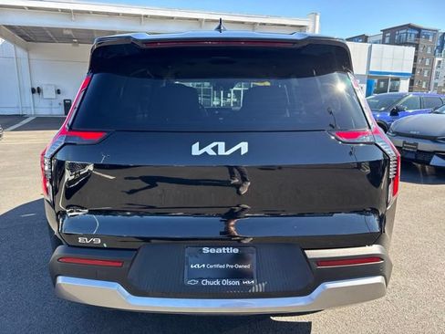 Certified 2024 Kia EV9 Light Long Range RWD image 7