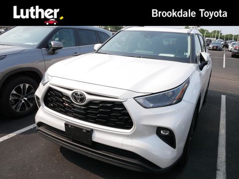 Used 2026 Toyota Highlander XLE AWD/4WD image 1