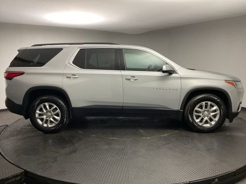 Certified 2021 Chevrolet Traverse LT image 9