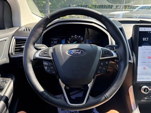 Certified 2024 Ford Edge SEL AWD/4WD image 17