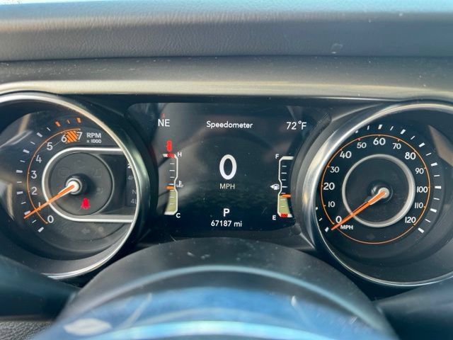 Used 2023 Jeep Wrangler Unlimited Sahara w/ LED Lighting Group AWD/4WD image 17