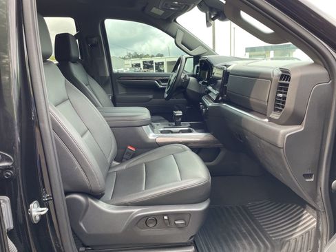 Used 2023 Chevrolet Silverado 1500 LTZ w/ LTZ Convenience Package II AWD/4WD image 31