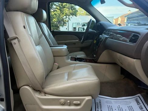 Used 2011 Chevrolet Tahoe LTZ AWD/4WD image 24