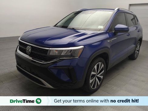 Used 2023 Volkswagen Taos SE FWD image 1