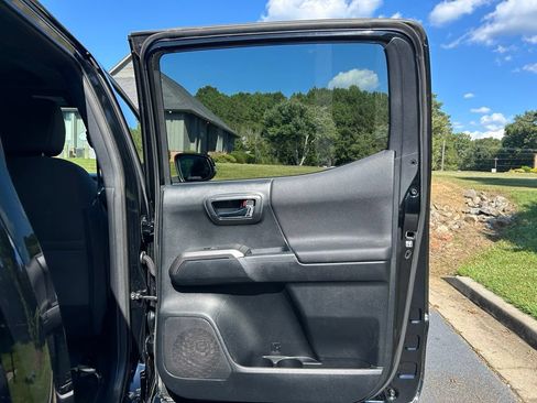 Used 2016 Toyota Tacoma TRD Sport w/ Premium & Technology Package RWD image 56