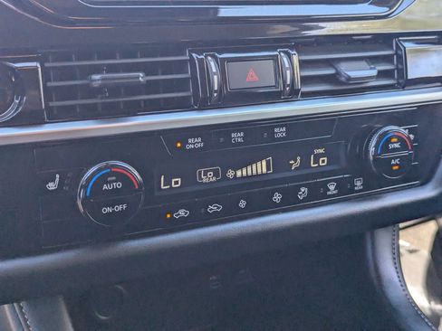 Certified 2025 Nissan Pathfinder SV FWD image 21
