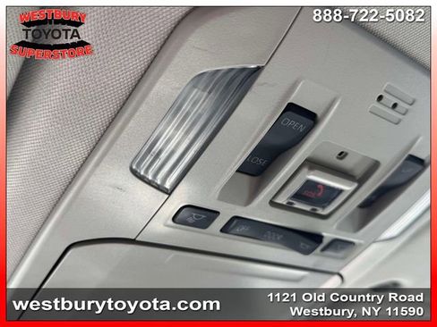 Used 2021 Toyota Highlander XLE AWD/4WD image 33