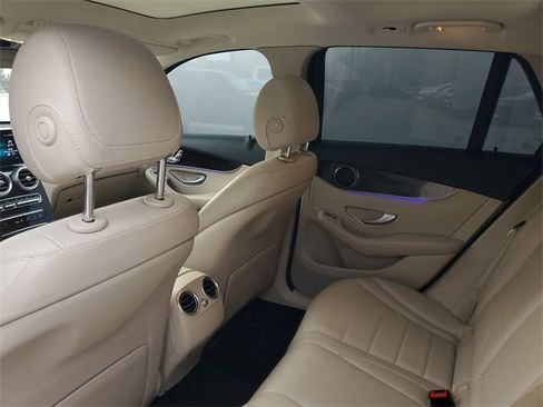 Used 2022 Mercedes-Benz GLC 300 image 29