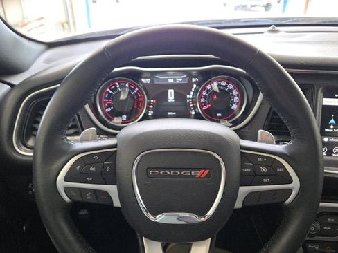 Used 2017 Dodge Challenger R/T Scat Pack w/ Leather Interior Group RWD image 26