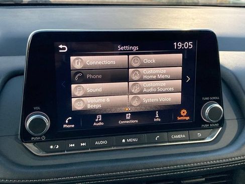 Used 2024 Nissan Rogue S FWD image 21