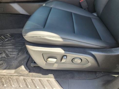 New 2025 GMC Canyon Elevation w/ Convenience Package image 18