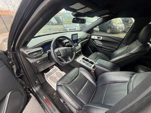 Used 2020 Ford Explorer ST w/ ST Street Pack image 9