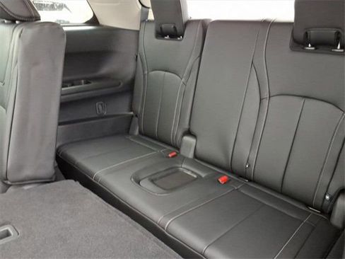 New 2026 INFINITI QX60 Luxe w/ Family Package image 10