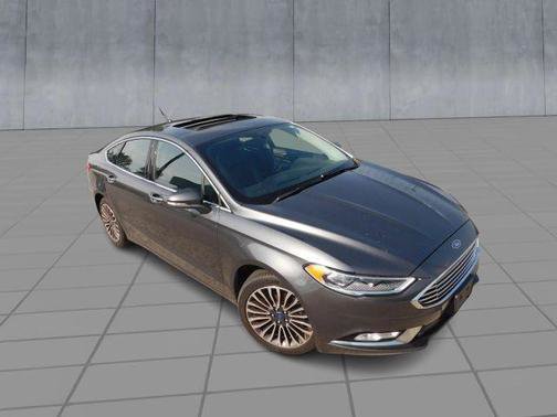 Used 2017 Ford Fusion SE w/ Equipment Group 202A AWD/4WD image 2