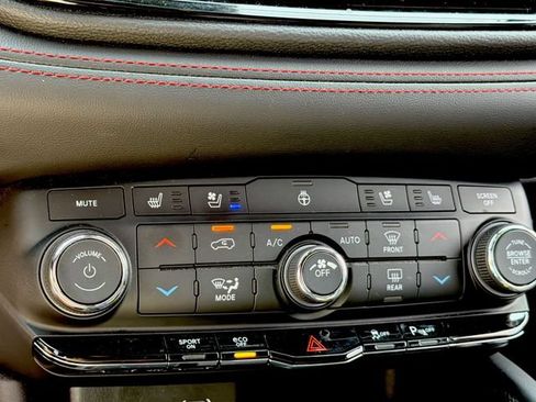 Used 2023 Dodge Durango R/T RWD image 15