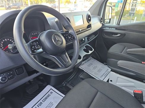 Used 2023 Mercedes-Benz Sprinter 2500 image 10