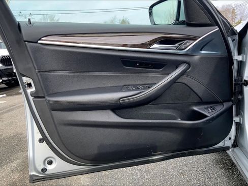 Used 2018 BMW 530i xDrive image 21