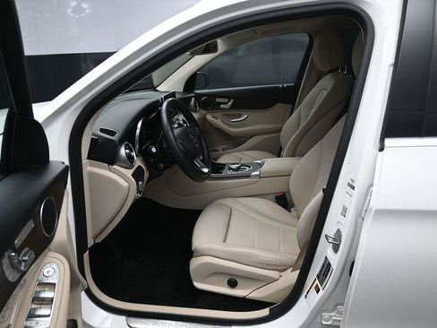 Used 2019 Mercedes-Benz GLC 300 4MATIC image 9