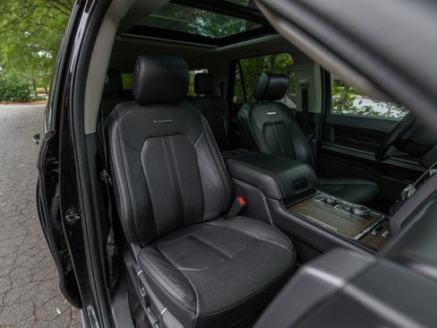 Used 2018 Ford Expedition Max Platinum AWD/4WD image 12