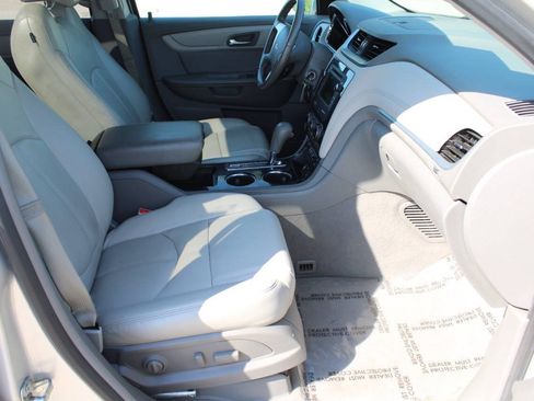 Used 2017 Chevrolet Traverse LT AWD/4WD image 13