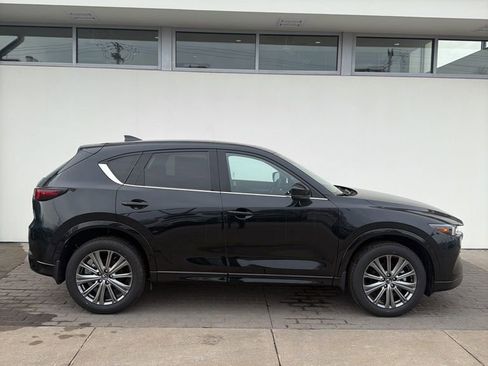 New 2025 MAZDA CX-5 Signature image 4
