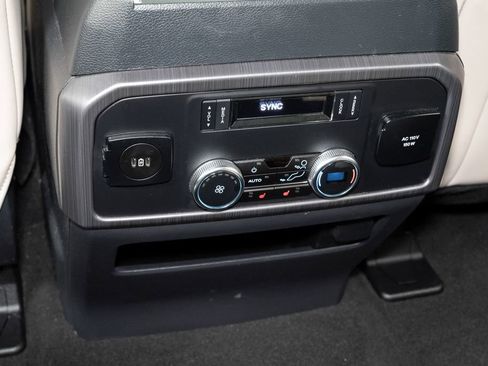 Used 2024 Ford Expedition Platinum AWD/4WD image 29