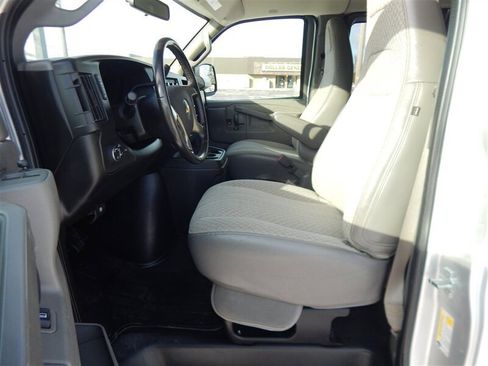 Used 2019 Chevrolet Express 3500 LS image 17