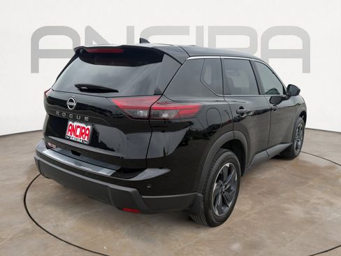 Used 2025 Nissan Rogue SV FWD image 11